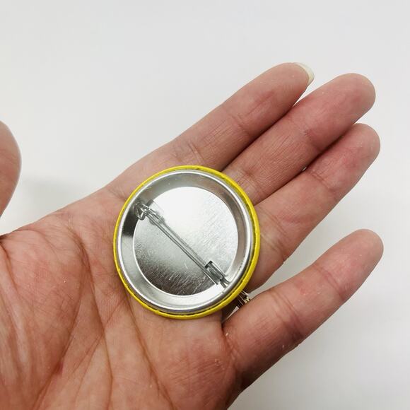 Vtg Original 1980s Don’t Worry HAPPY FACE Pinback Button Yellow Smiley Badge Pin - Picture 2 of 3